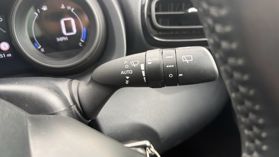 Toyota Yaris 1.5 Hybrid Design 5dr CVT Hybrid Hatchback - Image 34