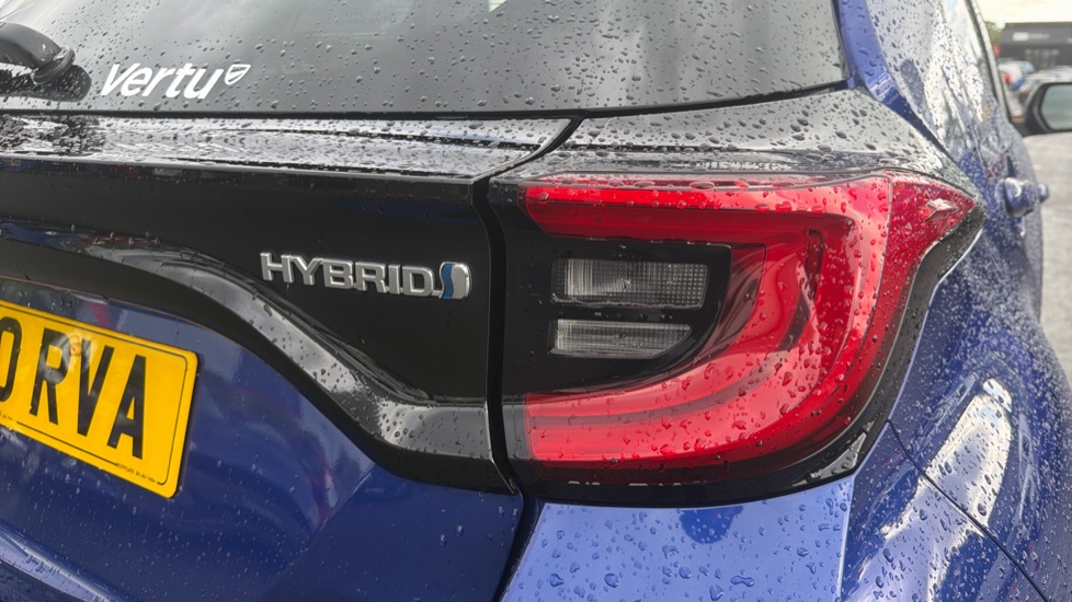 Toyota Yaris 1.5 Hybrid Design 5dr CVT Hybrid Hatchback - Image 43