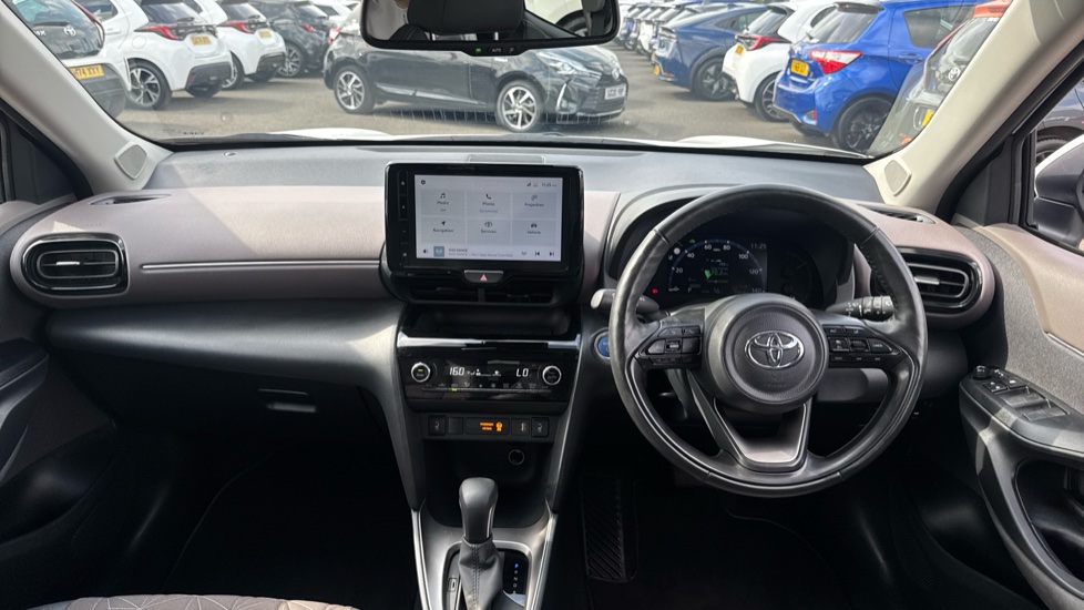 Toyota Yaris Cross 1.5 Hybrid Excel 5dr CVT Hybrid Estate - Image 6