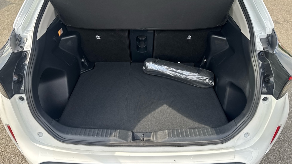 Toyota Yaris Cross 1.5 Hybrid Excel 5dr CVT Hybrid Estate - Image 13