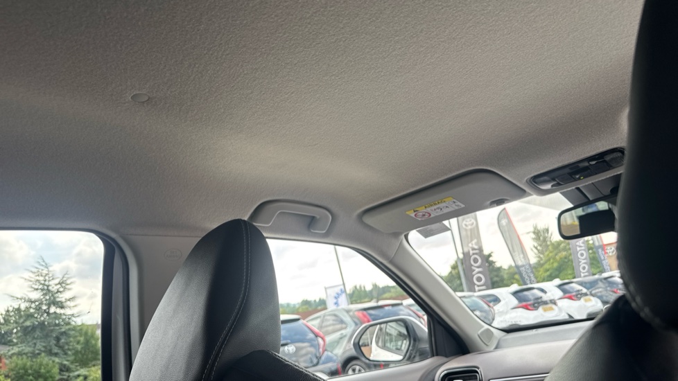 Toyota Yaris Cross 1.5 Hybrid Excel 5dr CVT Hybrid Estate - Image 19