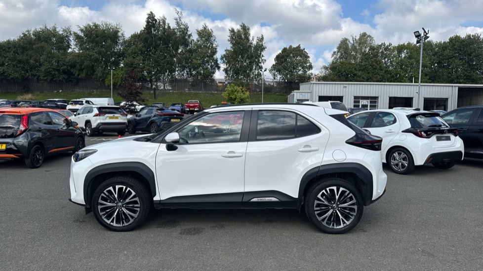 Toyota Yaris Cross 1.5 Hybrid Excel 5dr CVT Hybrid Estate - Image 24