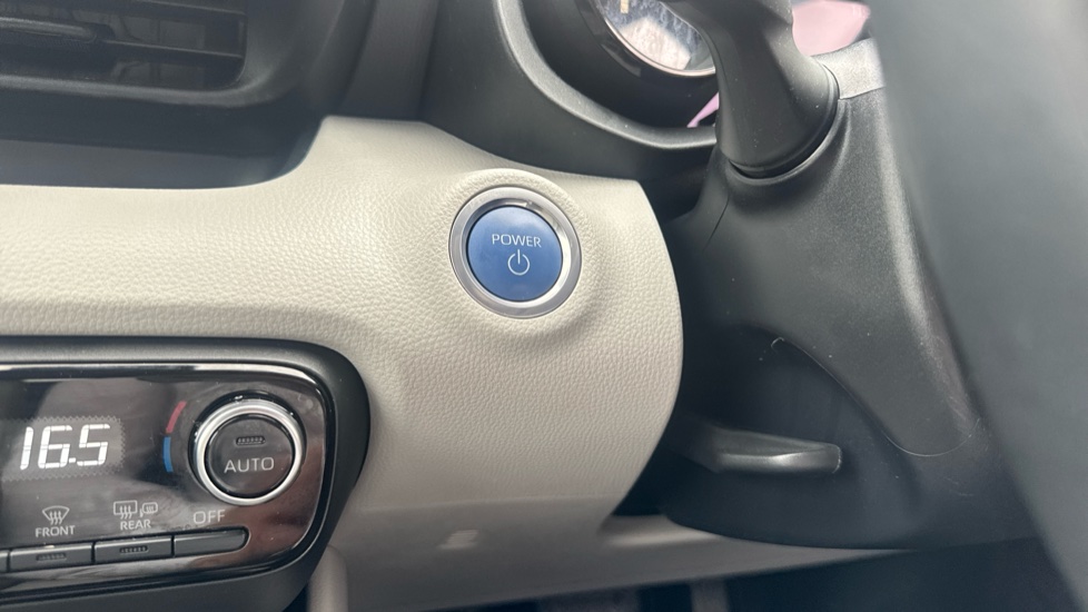 Toyota Yaris 1.5 Hybrid Excel 5dr CVT Hybrid Hatchback - Image 16