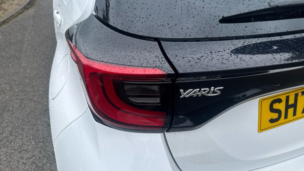Toyota Yaris 1.5 Hybrid Excel 5dr CVT Hybrid Hatchback - Image 21