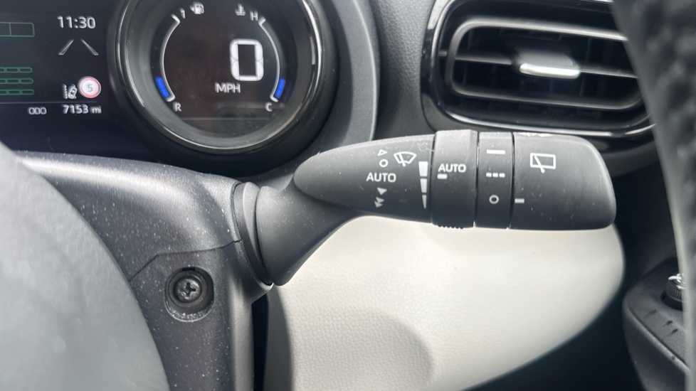 Toyota Yaris 1.5 Hybrid Excel 5dr CVT Hybrid Hatchback - Image 33
