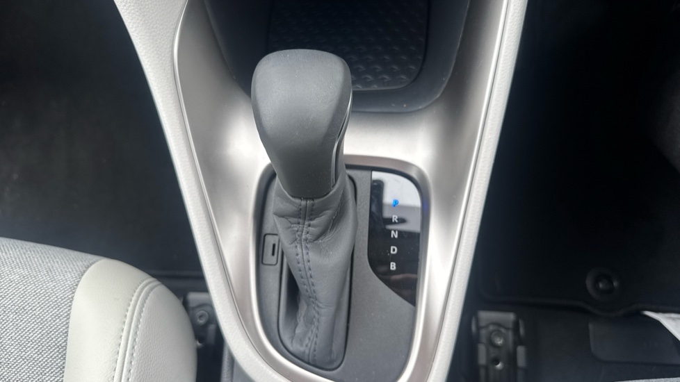 Toyota Yaris 1.5 Hybrid Excel 5dr CVT Hybrid Hatchback - Image 37