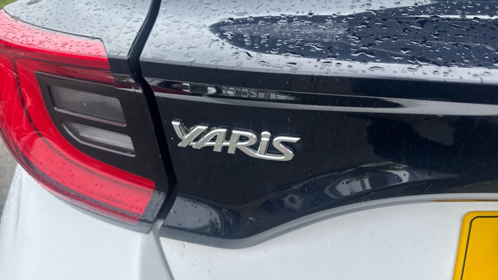 Toyota Yaris 1.5 Hybrid Excel 5dr CVT Hybrid Hatchback - Image 44