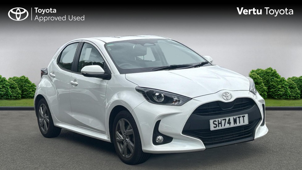 Toyota Yaris 1.5 Hybrid Icon 5dr CVT Hybrid Hatchback - Image 1