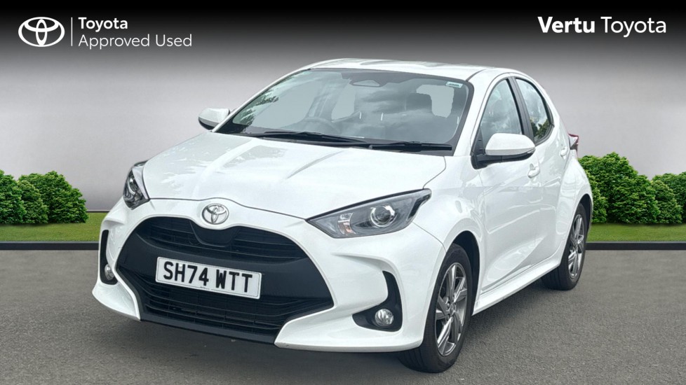 Toyota Yaris 1.5 Hybrid Icon 5dr CVT Hybrid Hatchback - Image 3