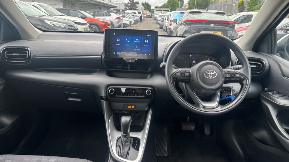Toyota Yaris 1.5 Hybrid Icon 5dr CVT Hybrid Hatchback - Image 6