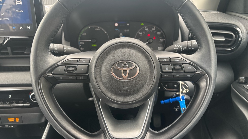 Toyota Yaris 1.5 Hybrid Icon 5dr CVT Hybrid Hatchback - Image 10