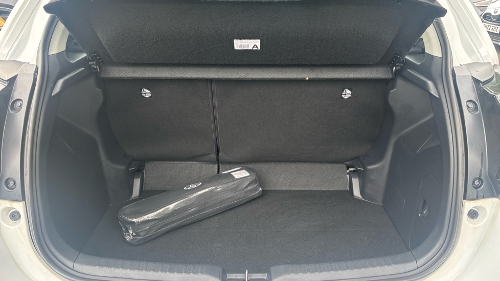 Toyota Yaris 1.5 Hybrid Icon 5dr CVT Hybrid Hatchback - Image 13