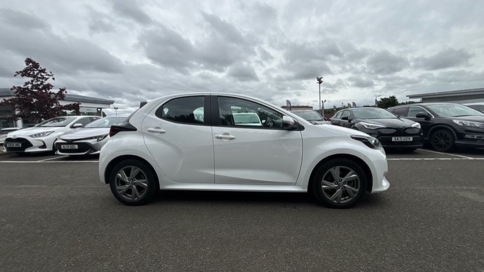 Toyota Yaris 1.5 Hybrid Icon 5dr CVT Hybrid Hatchback - Image 23