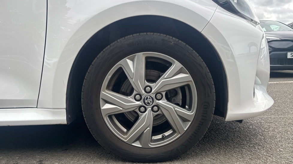 Toyota Yaris 1.5 Hybrid Icon 5dr CVT Hybrid Hatchback - Image 25