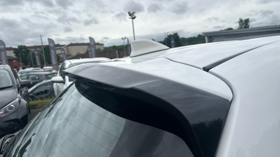 Toyota Yaris 1.5 Hybrid Icon 5dr CVT Hybrid Hatchback - Image 29