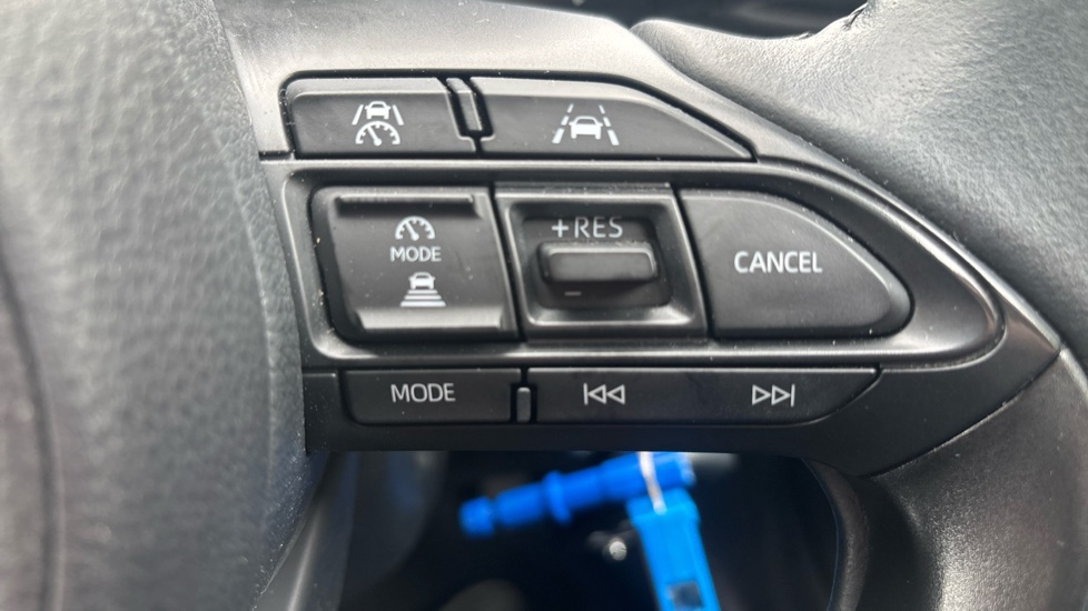Toyota Yaris 1.5 Hybrid Icon 5dr CVT Hybrid Hatchback - Image 35
