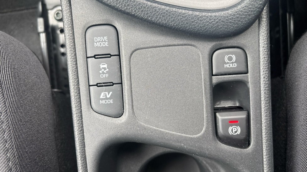Toyota Yaris 1.5 Hybrid Icon 5dr CVT Hybrid Hatchback - Image 37