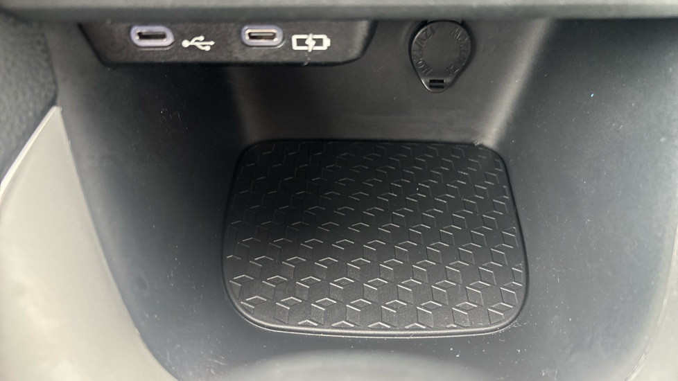 Toyota Yaris 1.5 Hybrid Icon 5dr CVT Hybrid Hatchback - Image 39
