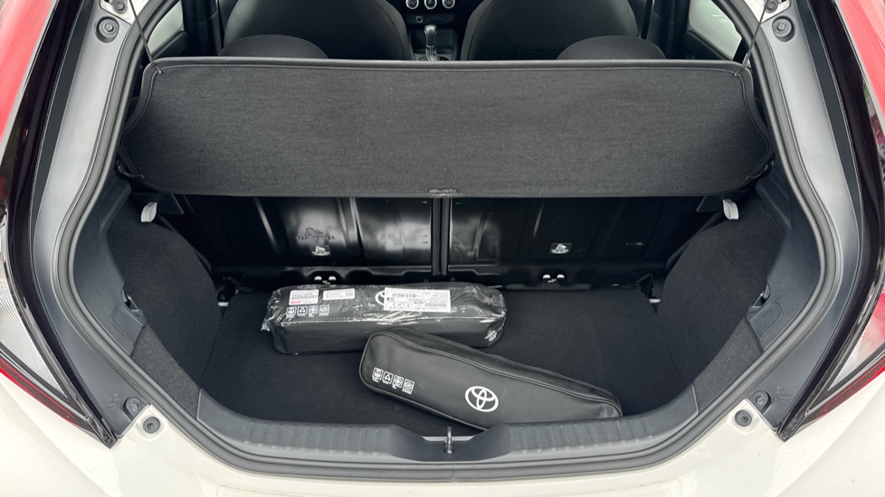 Toyota Aygo X 1.0 VVT-i Pure 5dr Auto Petrol Hatchback - Image 13