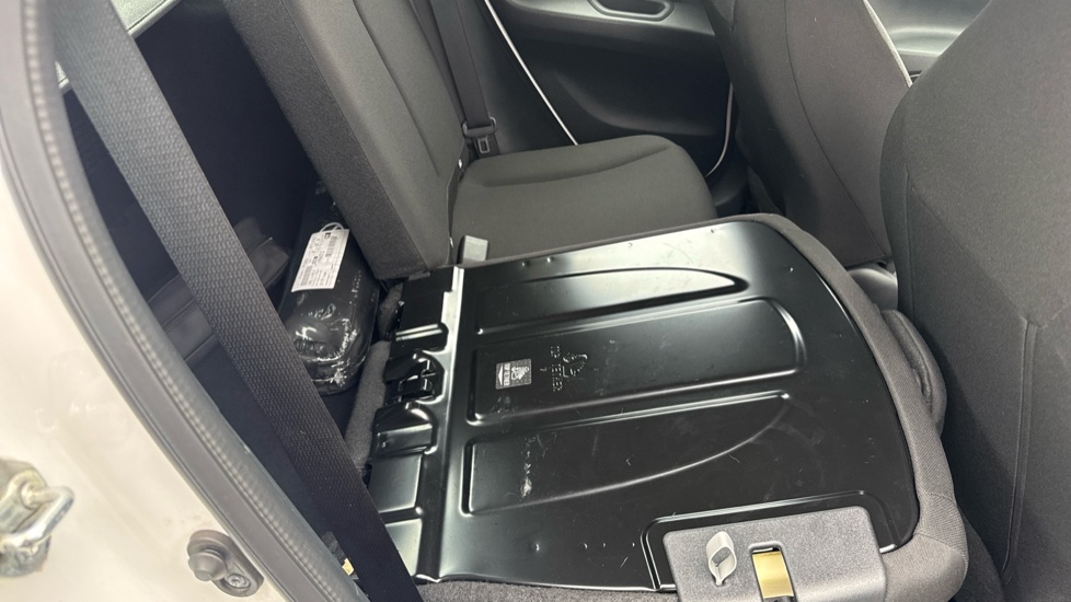 Toyota Aygo X 1.0 VVT-i Pure 5dr Auto Petrol Hatchback - Image 18