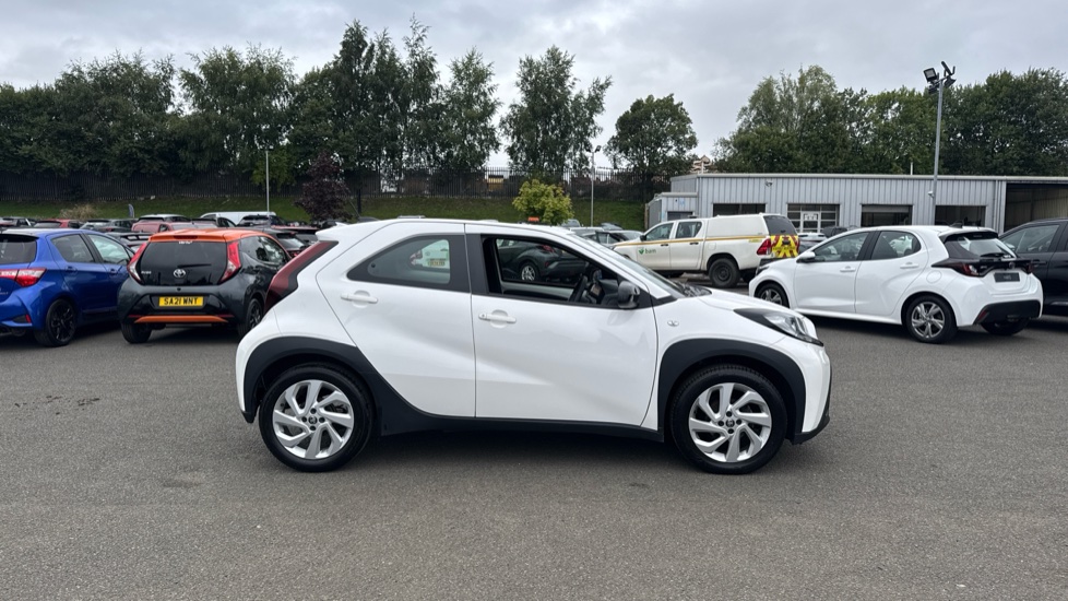 Toyota Aygo X 1.0 VVT-i Pure 5dr Auto Petrol Hatchback - Image 23