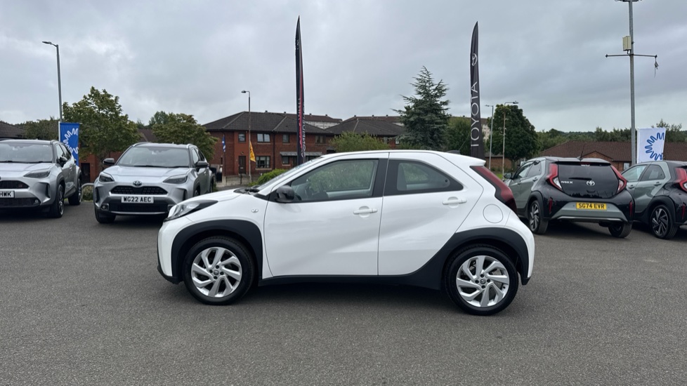 Toyota Aygo X 1.0 VVT-i Pure 5dr Auto Petrol Hatchback - Image 24