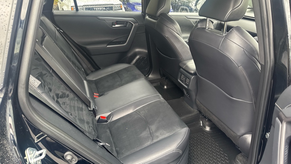 Toyota RAV4 2.5 PHEV GR Sport 5dr CVT Estate - Image 8
