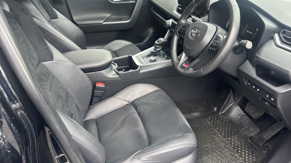 Toyota RAV4 2.5 PHEV GR Sport 5dr CVT Estate - Image 12
