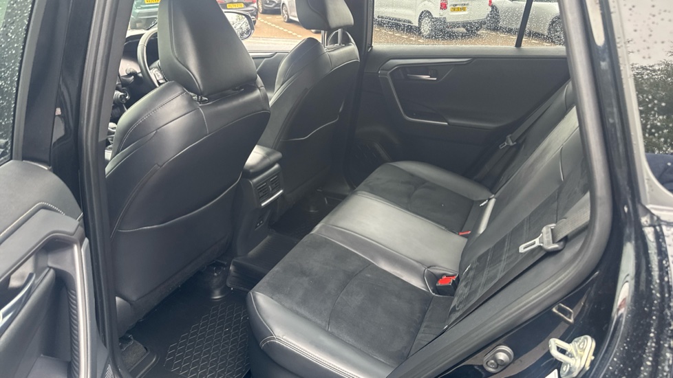 Toyota RAV4 2.5 PHEV GR Sport 5dr CVT Estate - Image 15