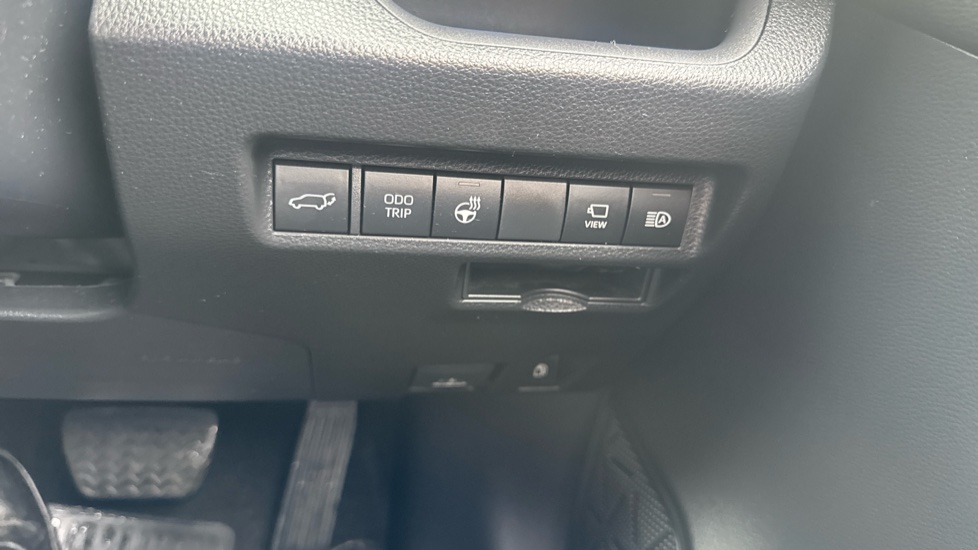 Toyota RAV4 2.5 PHEV GR Sport 5dr CVT Estate - Image 31