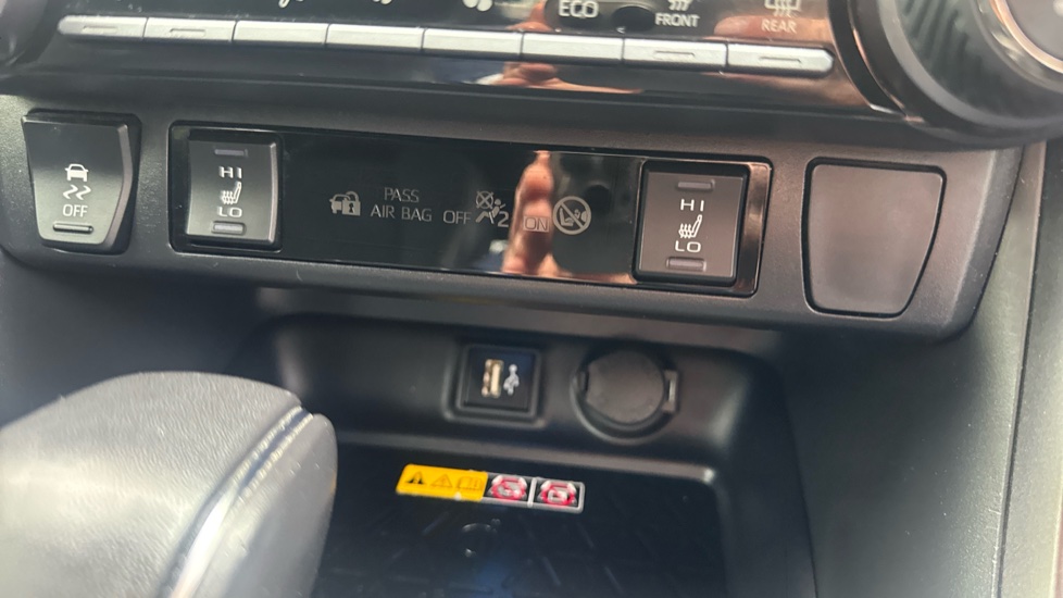 Toyota RAV4 2.5 PHEV GR Sport 5dr CVT Estate - Image 32