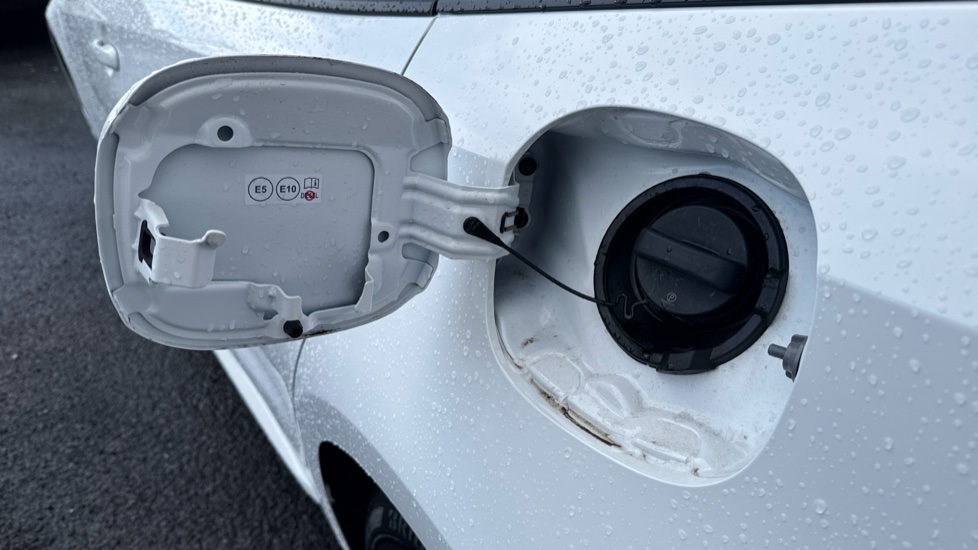 Toyota Corolla Petrol 1.8 VVT-i Hybrid Commercial Auto - Image 33