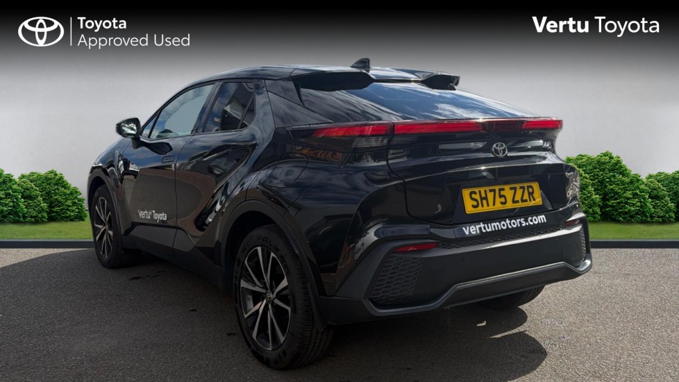 Toyota C-HR 2.0 PHEV Design 5dr CVT Hatchback - Image 4