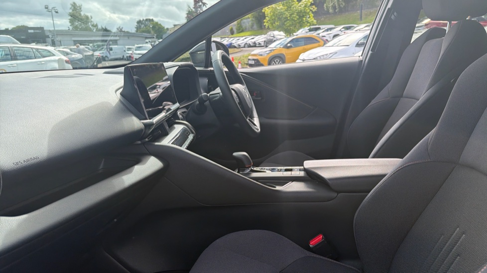 Toyota C-HR 2.0 PHEV Design 5dr CVT Hatchback - Image 5
