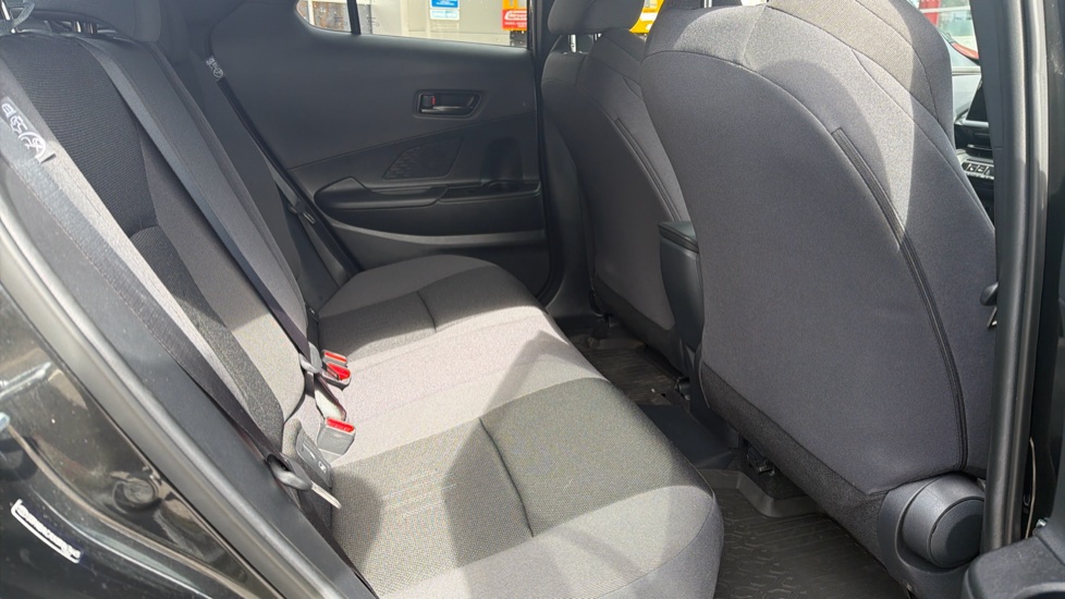 Toyota C-HR 2.0 PHEV Design 5dr CVT Hatchback - Image 8