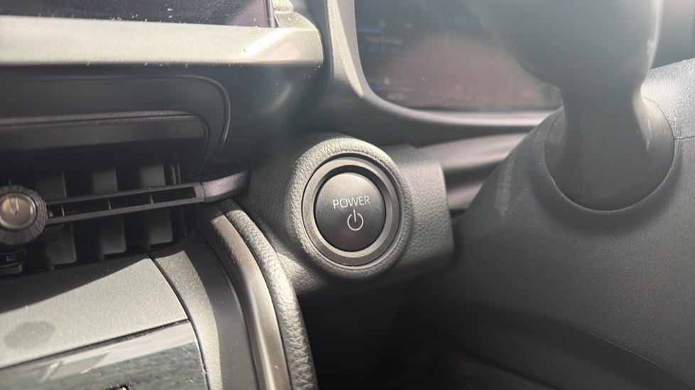 Toyota C-HR 2.0 PHEV Design 5dr CVT Hatchback - Image 16