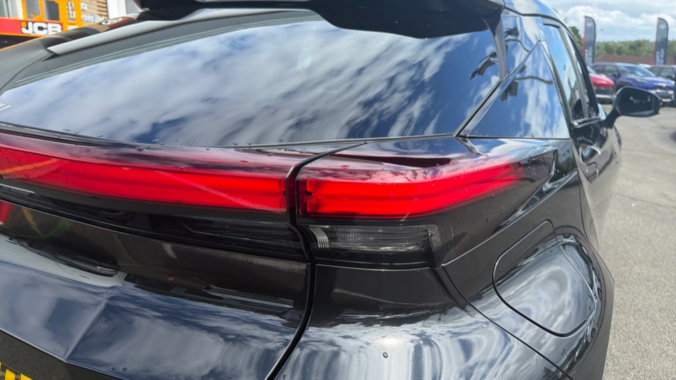 Toyota C-HR 2.0 PHEV Design 5dr CVT Hatchback - Image 21