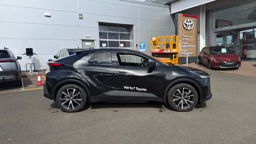 Toyota C-HR 2.0 PHEV Design 5dr CVT Hatchback - Image 23