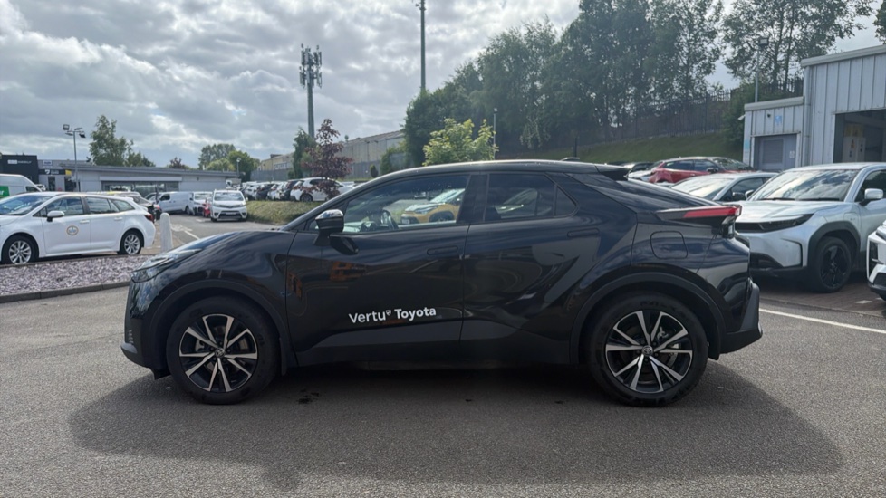 Toyota C-HR 2.0 PHEV Design 5dr CVT Hatchback - Image 24