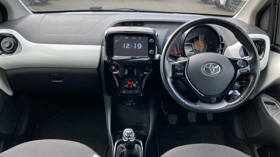 Toyota Aygo 1.0 VVT-i X-Press 5dr Petrol Hatchback - Image 6