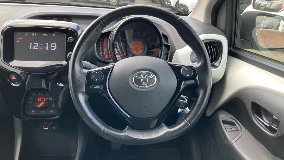 Toyota Aygo 1.0 VVT-i X-Press 5dr Petrol Hatchback - Image 7
