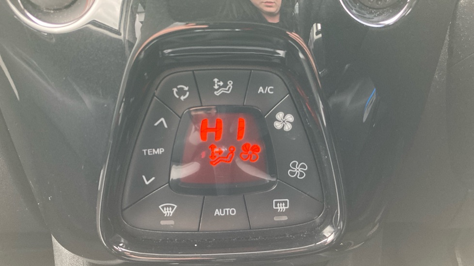 Toyota Aygo 1.0 VVT-i X-Press 5dr Petrol Hatchback - Image 33