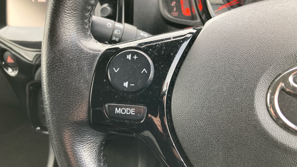 Toyota Aygo 1.0 VVT-i X-Press 5dr Petrol Hatchback - Image 35