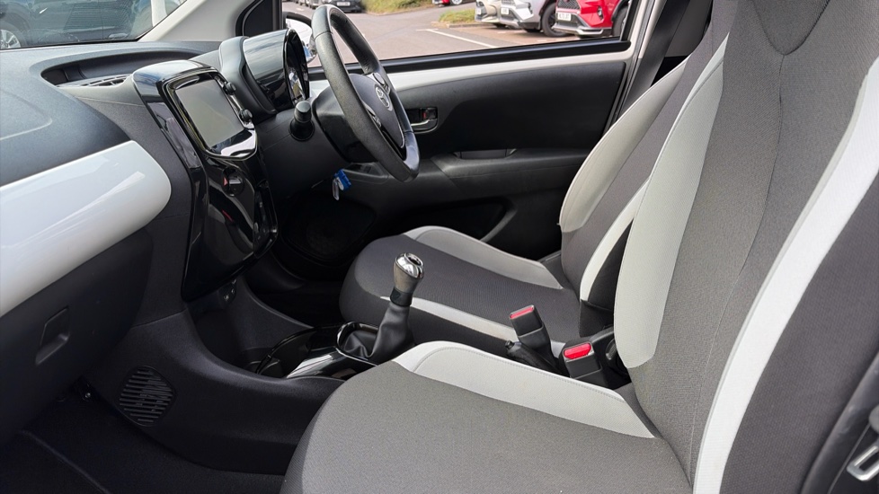 Toyota Aygo 1.0 VVT-i X-Press 5dr Petrol Hatchback - Image 5