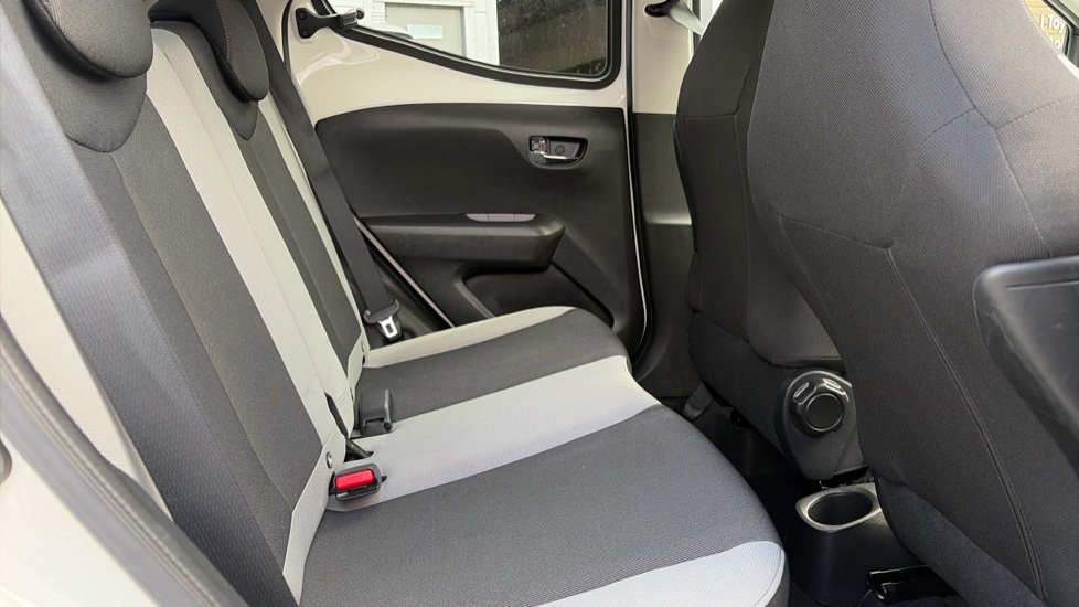 Toyota Aygo 1.0 VVT-i X-Press 5dr Petrol Hatchback - Image 8