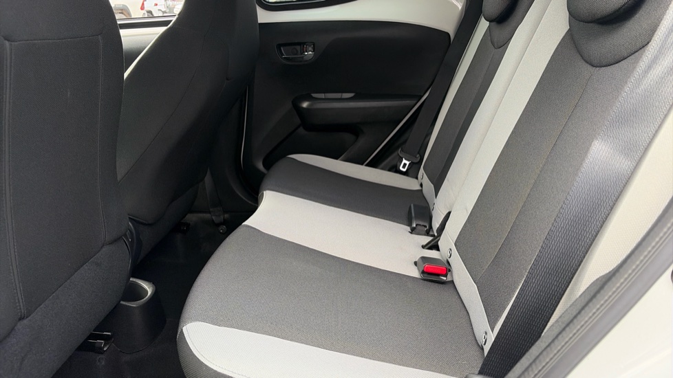 Toyota Aygo 1.0 VVT-i X-Press 5dr Petrol Hatchback - Image 15
