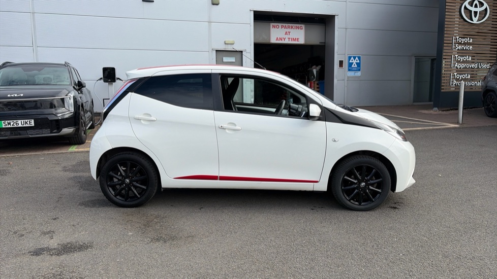 Toyota Aygo 1.0 VVT-i X-Press 5dr Petrol Hatchback - Image 23