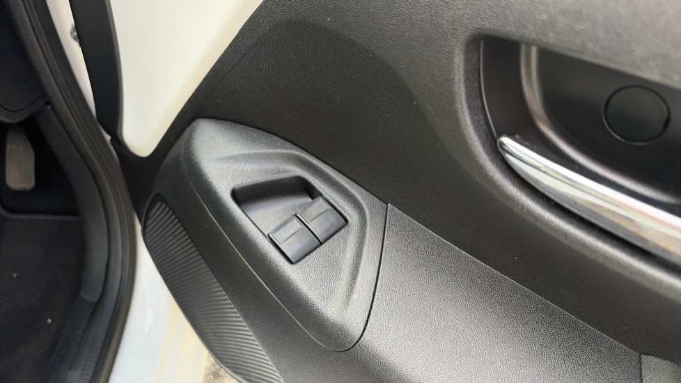 Toyota Aygo 1.0 VVT-i X-Press 5dr Petrol Hatchback - Image 31