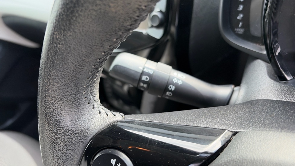 Toyota Aygo 1.0 VVT-i X-Press 5dr Petrol Hatchback - Image 32