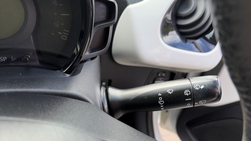 Toyota Aygo 1.0 VVT-i X-Press 5dr Petrol Hatchback - Image 33